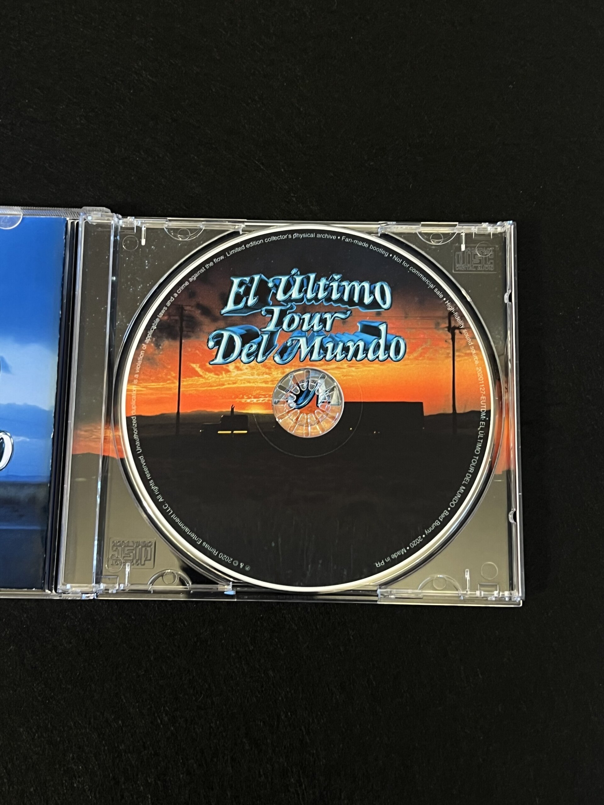 EL ÚLTIMO TOUR DEL MUNDO — BAD BUNNY (Custom CD) - 6